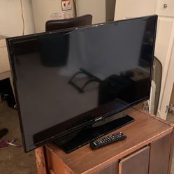 SAMSUNG HD TV 32" 