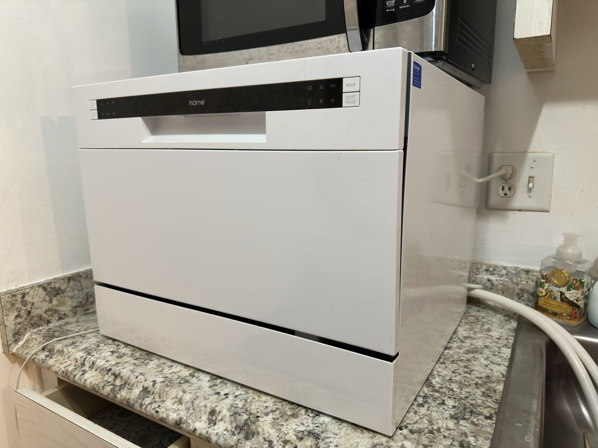 Countertop Dishwasher (Works Perfectly) for Sale in Titusville, FL