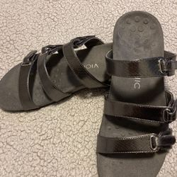 New Vionic Sandal Metallic Gray Sz10 $50