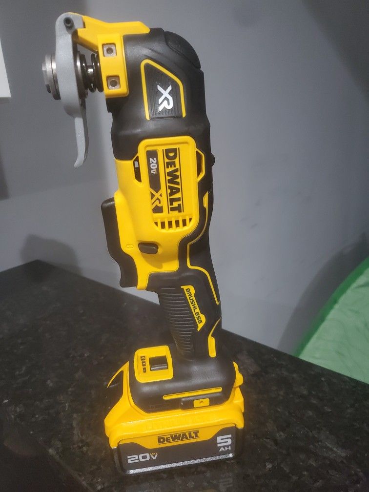 Dewalt Multitool And Battery 5 Ah, No Charger