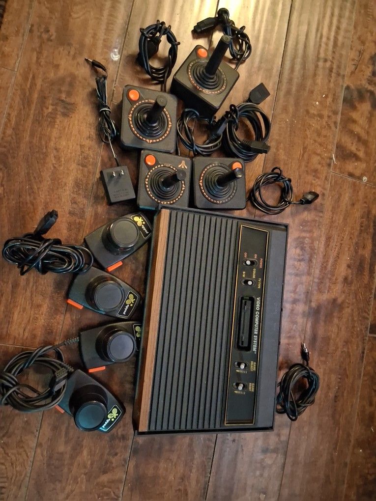 Vintage Atary 2600