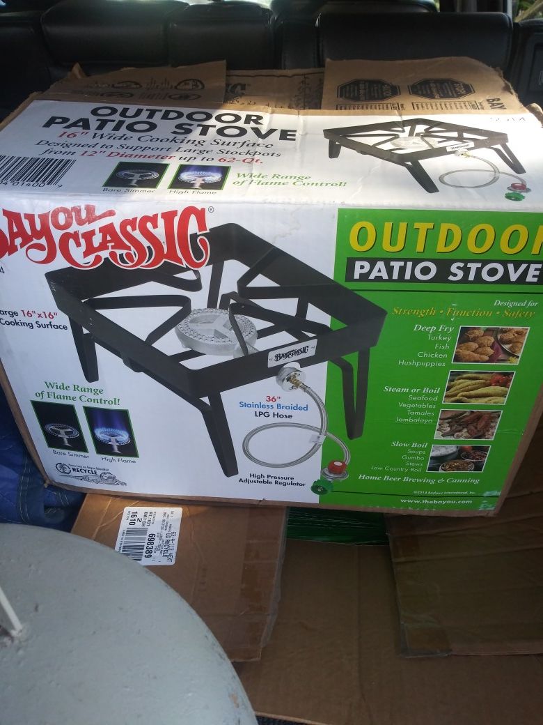 FOR SALE OUTDOOR PATIO STOVE AND 30QT TURKEY FRYER WITH APROPANE EXCHANGE ALL THREE TOGETHER FOR $100