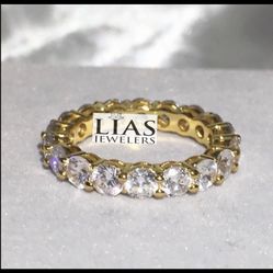 New 18k Yellow Gold Wedding Ring 