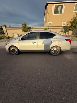 2016 Nissan versa sv