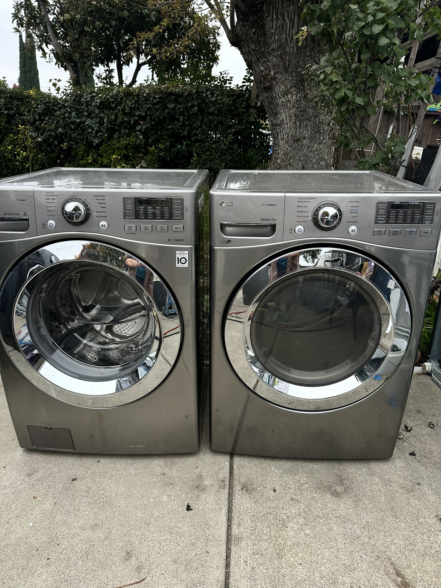 LG Washer and Electric Dryer Set