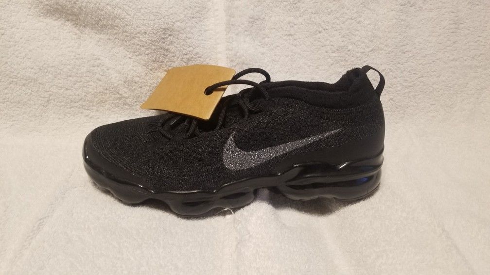 Nike Women's air Vapormax 2023 Size 9.5 - 8.5
