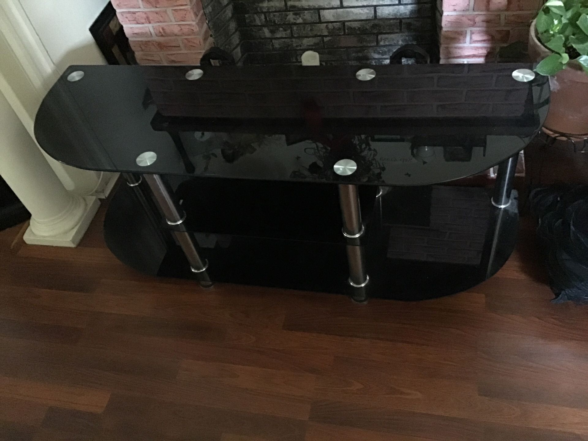 tv stand fits a 60 inch tv