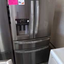 Brand New Whirlpool Scratch And Dent  Refrigerator 