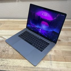 2017 15" MacBook Pro - 2.9 GHz i7 - 16GB - 500GB - 4GB GPU - 97% Batt - Bad Webcam