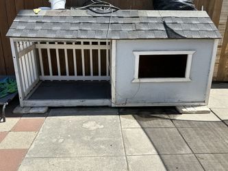 Large Dog House w/storage