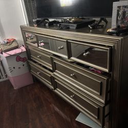 Mirror Dresser (Used) Read Description Pls