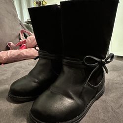 Size 7 Cute Black Booties