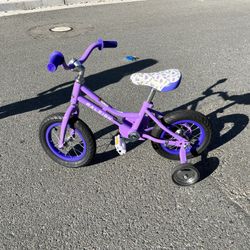 Raleigh kids bike - 12 Inch with Training Wheels Like New