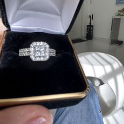 Diamond engagement ring