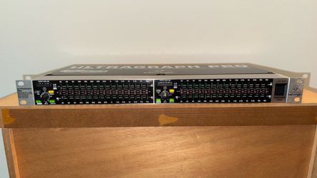 Behringer Ultragraph Pro FBQ1502HD