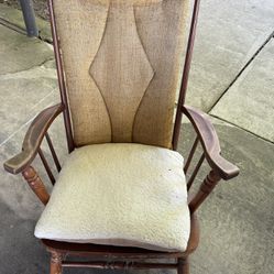 very nice Rocking chair  