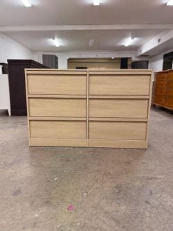 Light Wood 6 Drawer Dresser