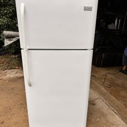Frigidaire Refrigerator 