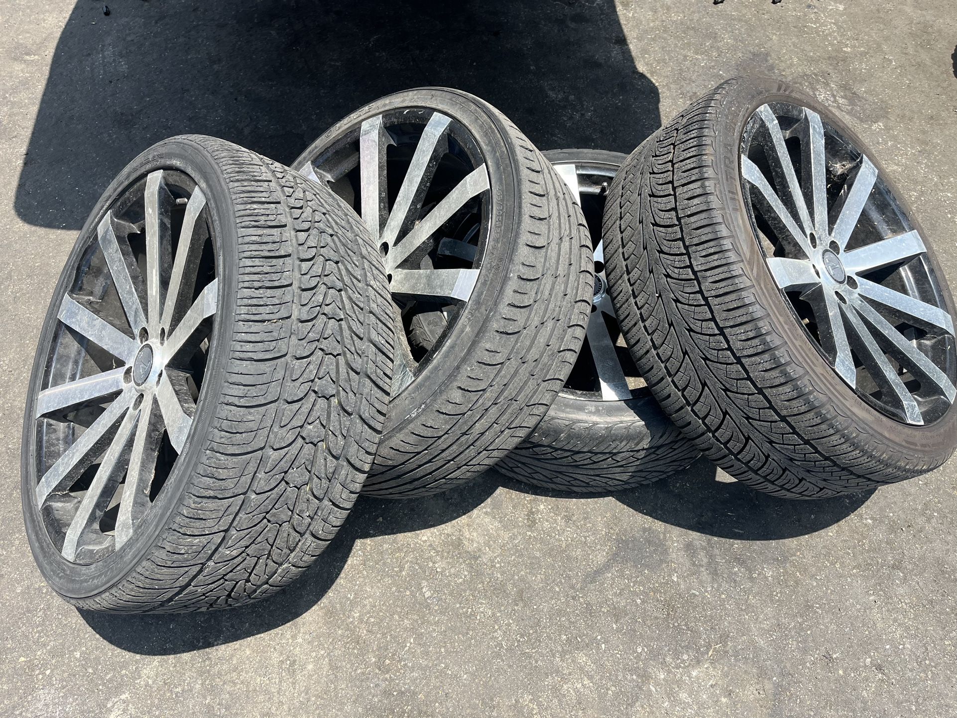 22’  5 Lug Rims And Tires 