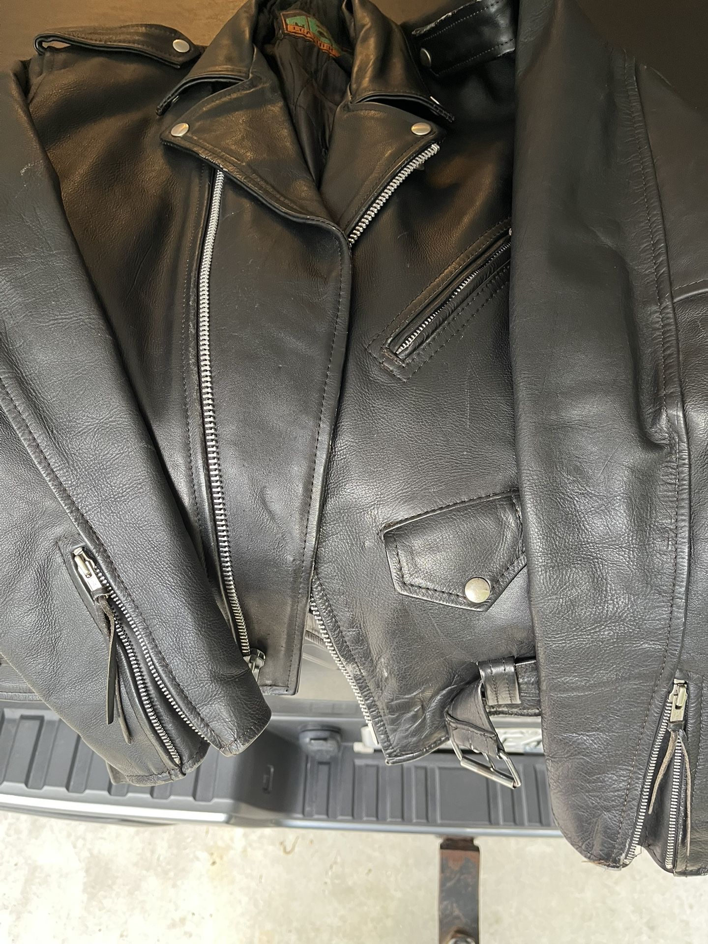 Mehar Men’s Size 50 Black Leather Motorcycle Jacket