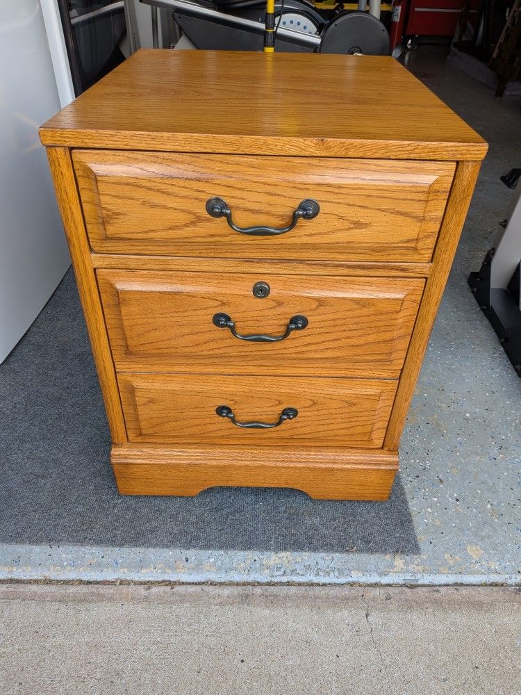 Solid Oak 3-Drawer File Cabinet by Carol House Furniture – Excellent