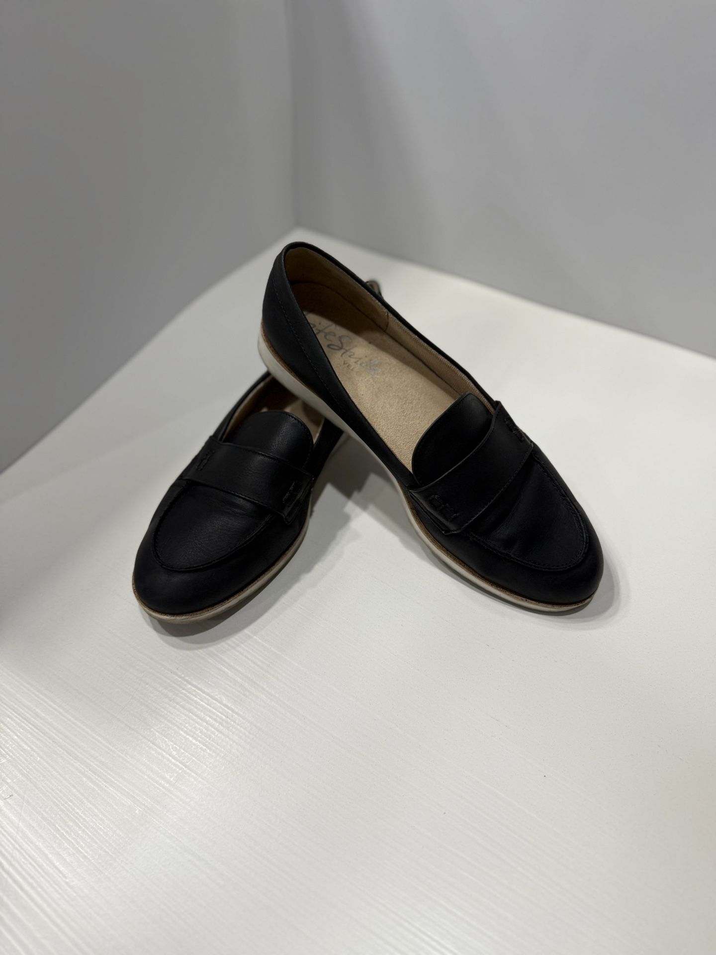 Life Stride Black Leather Loafers