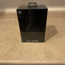 Beats Studio3 Over-the-Ear Wireless Headphones 