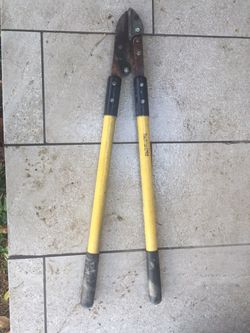 Backyard pro bolt cutter