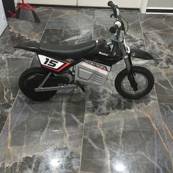 Razor MX400 Dirt Rocket Bike Electric Ride-On for Kids 8+, 140lb Weight Capacity, Red – 24V Battery, Up to 14 Mph, 30-Min Run Time, Pneumatic Tires