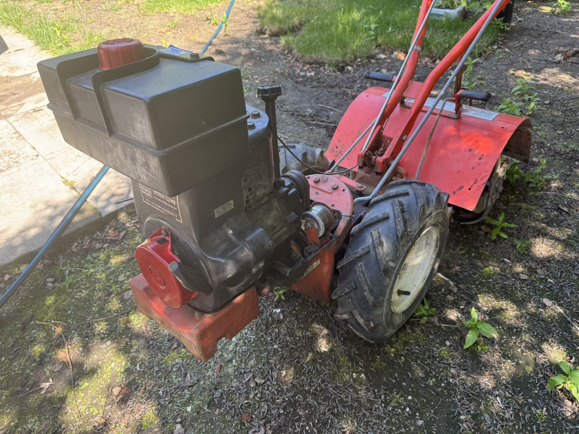  rotor tiller does not run. I almost got it to run no reverse. I think it just needs a belt.