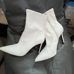 Soft Comfy White Size 8  Stiletto Boots