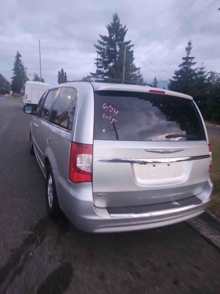 2012 Chrysler Town & Country