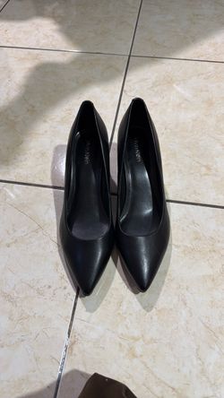 Calvin Klein Black Leather Pointed-Toe Pumps