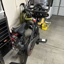 Pelaton 2nd Gen (FREE DELIVERY)