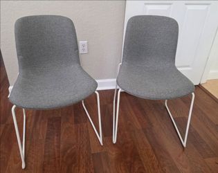 4 CHAIRS AND 4 BAR STOOLS
