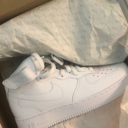 Nike White Air Force 1 Mid Size 8
