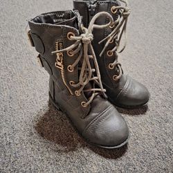 Girls Boots