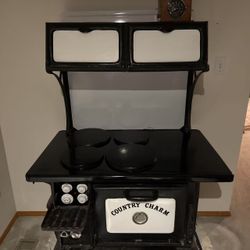Vintage 1964 Cast Iron Country Charm Stove 