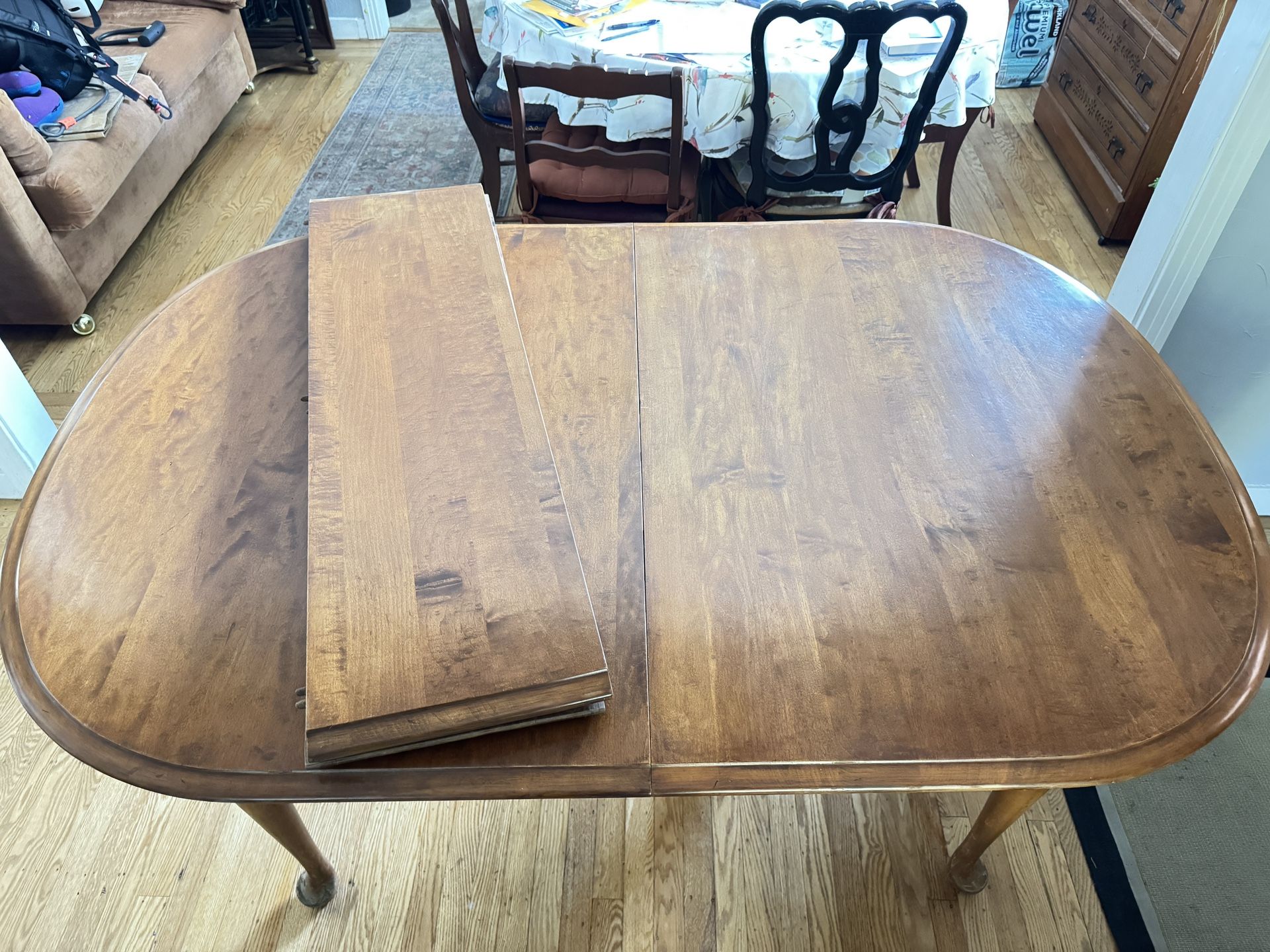 Solid cherry dining room table with 2 Leaves