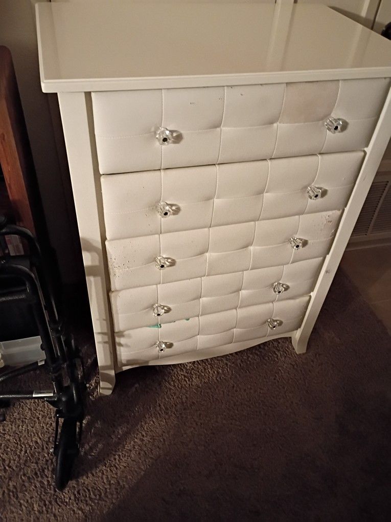 5 Drawer Tall Dresser