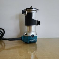 Makita Compact Router 