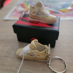 Nike Air off white Keychains Brand New In the Box
