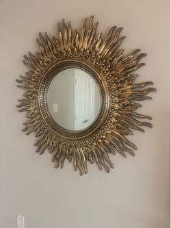 Star burst wall mirror