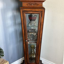 Curio cabinet, mahogany wood with glass shelves
