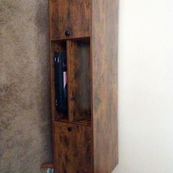 Brand new rc Willey's tv stand with storage and sliding shelces