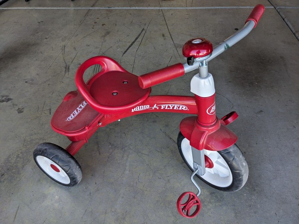 Radio Flyer Red Rider Trike Classic Ride + bonus bell π