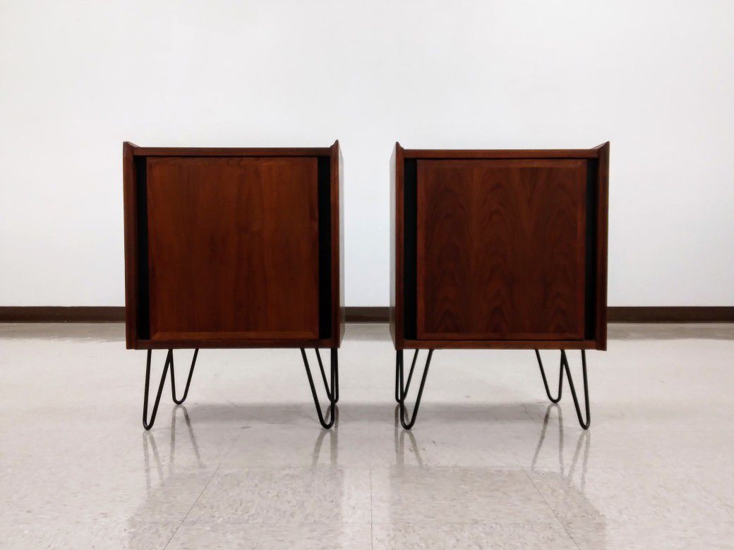 1950s Set of Mid-Century Modern Dillingham Esprit Nightstand Set of End Tables

