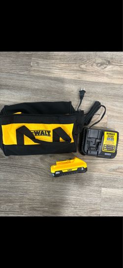 Dewalt bag,  charger and battery