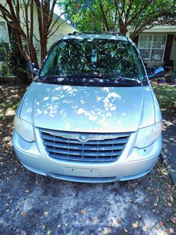 2005 Chrysler Town & Country