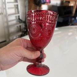 16 Red Wine Or Goblet Glasses 